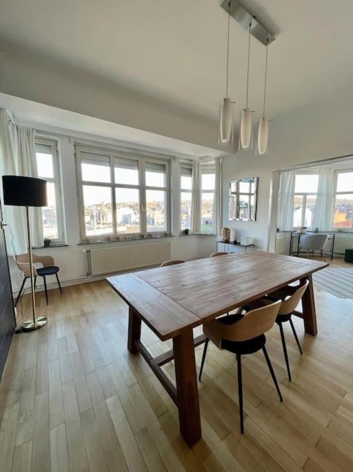 Bellevue - Grand Appartement Pour 5 Sur Les Quais De La Meuse Liège Kültér fotó