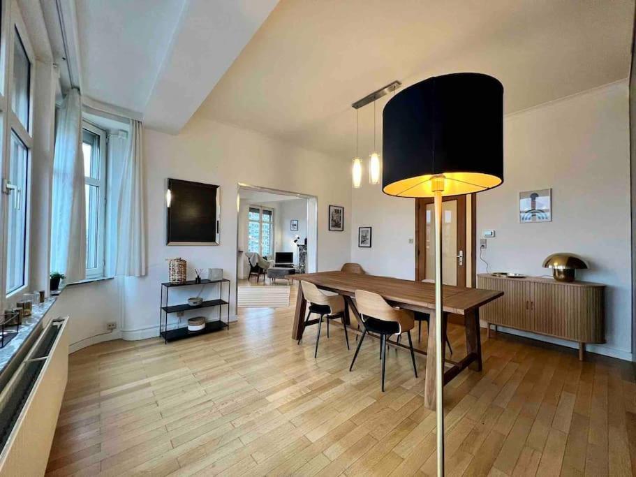 Bellevue - Grand Appartement Pour 5 Sur Les Quais De La Meuse Liège Kültér fotó