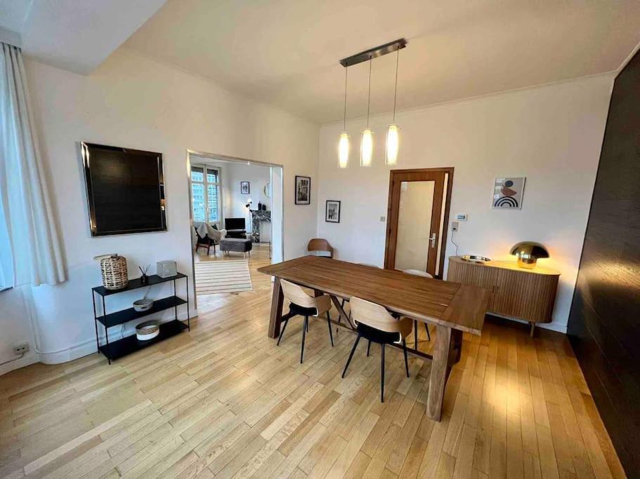 Bellevue - Grand Appartement Pour 5 Sur Les Quais De La Meuse Liège Kültér fotó