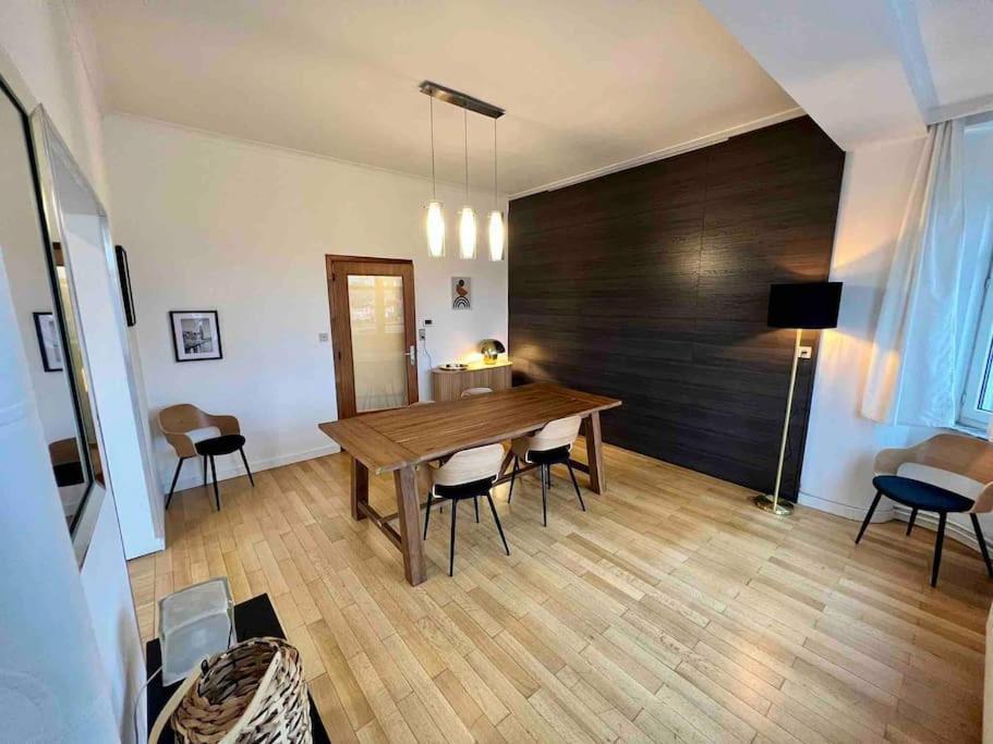 Bellevue - Grand Appartement Pour 5 Sur Les Quais De La Meuse Liège Kültér fotó